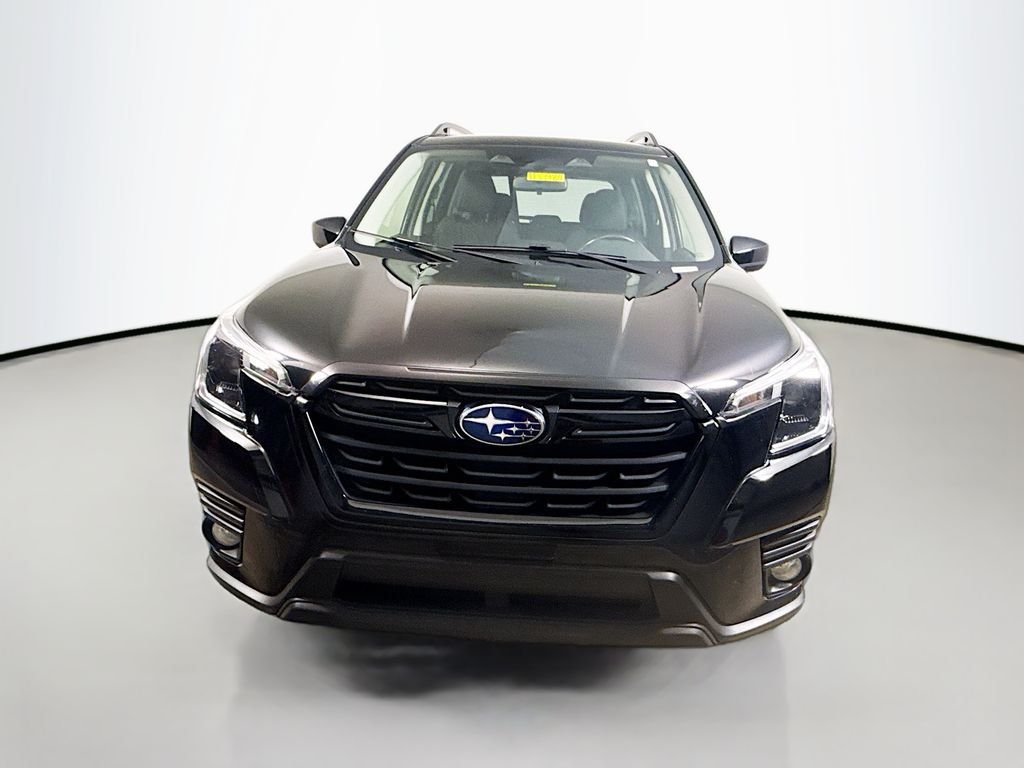Used 2022 Crystal Black Silica Subaru Premium image 2