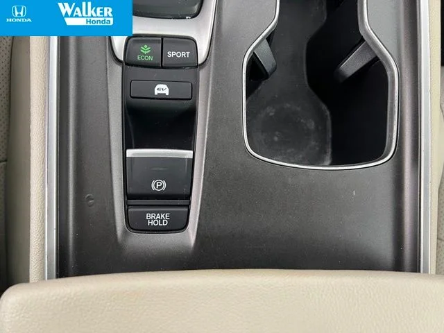 Used 2022 White Honda Touring image 31