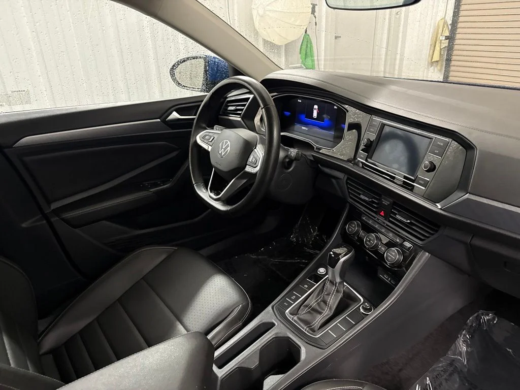 Used 2024 Silver Volkswagen 1.5T SE image 19