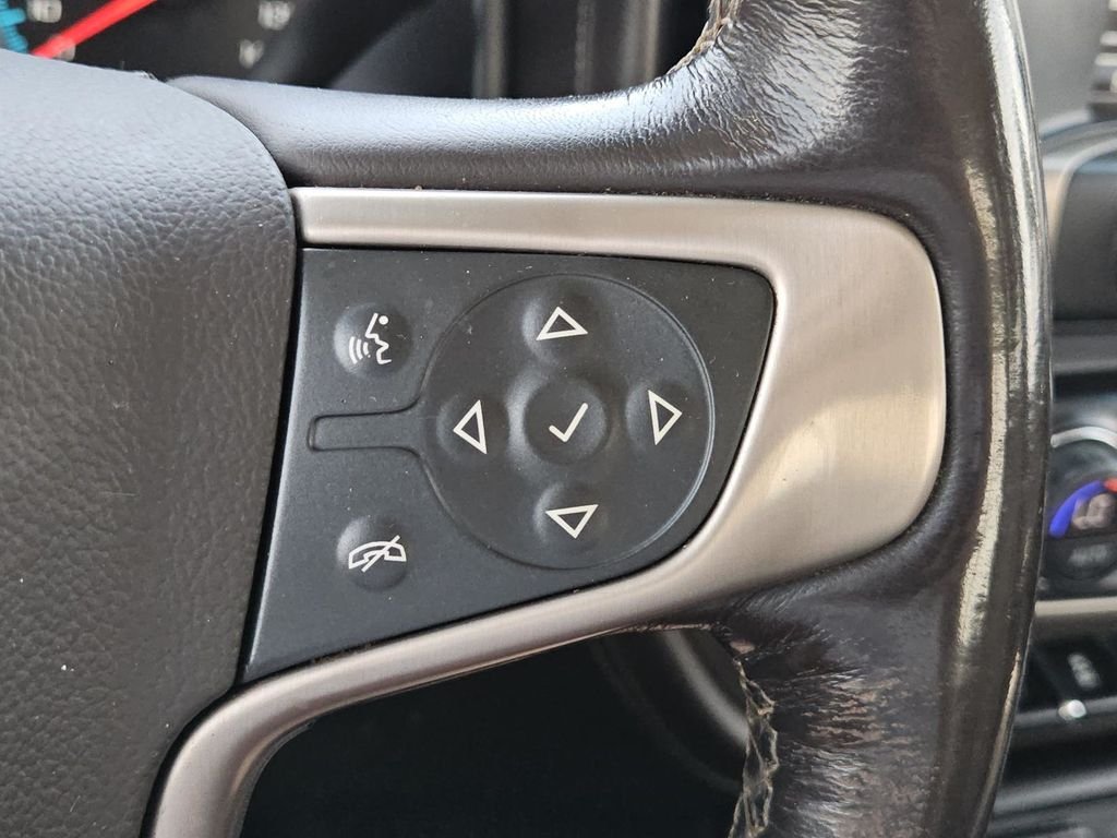 Used 2018 Silver GMC Denali image 17