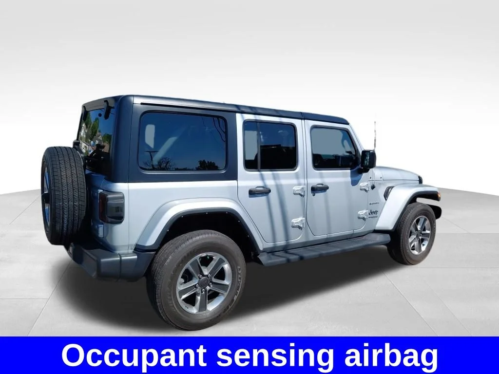 Used 2022 Silver Jeep Unlimited Sahara image 9