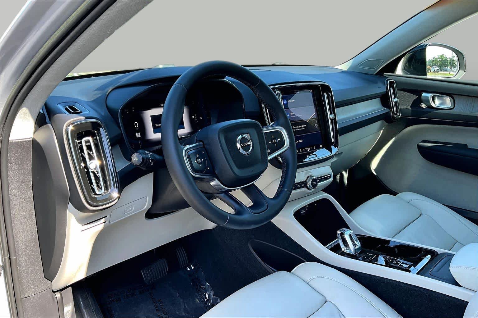 Used 2023 Silver Dawn Metallic Volvo Plus Dark Theme image 18