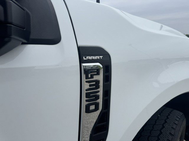 Certified Used 2023 Oxford White Ford LARIAT image 12