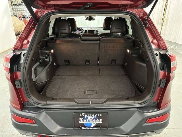Used 2015 Red Jeep Trailhawk image 22