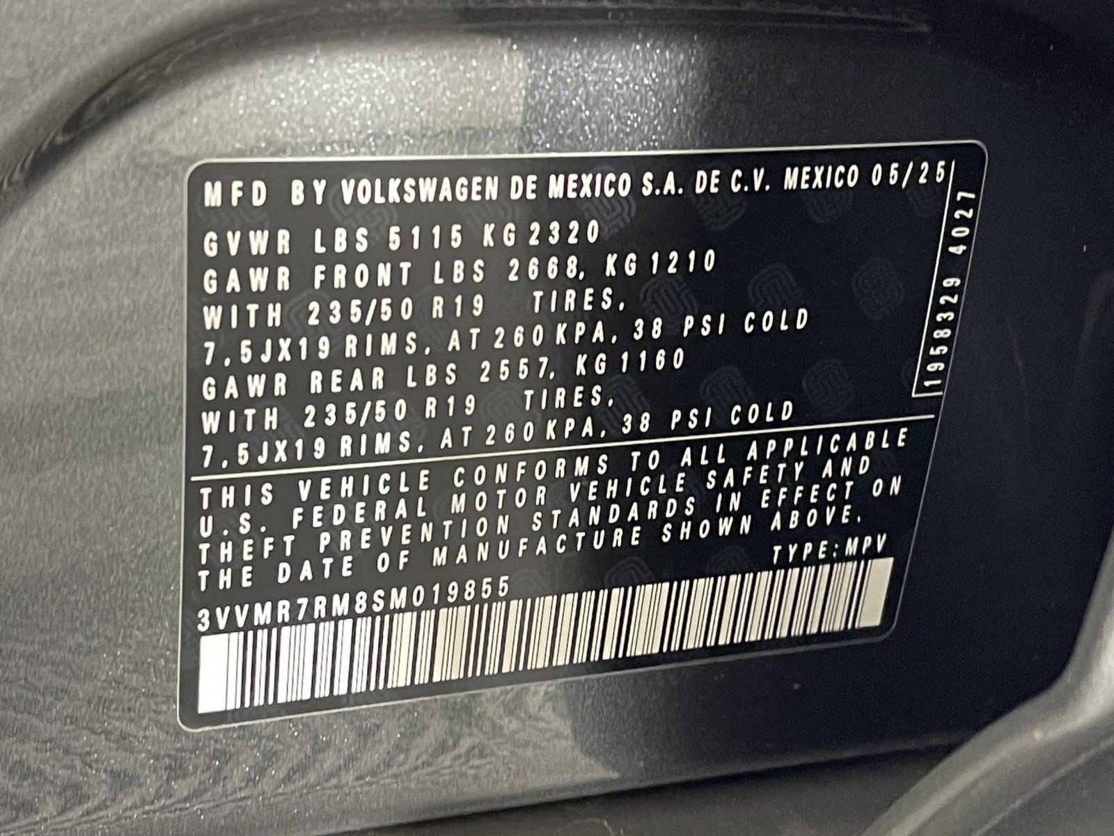 2025 Volkswagen Tiguan SE - Photo 36