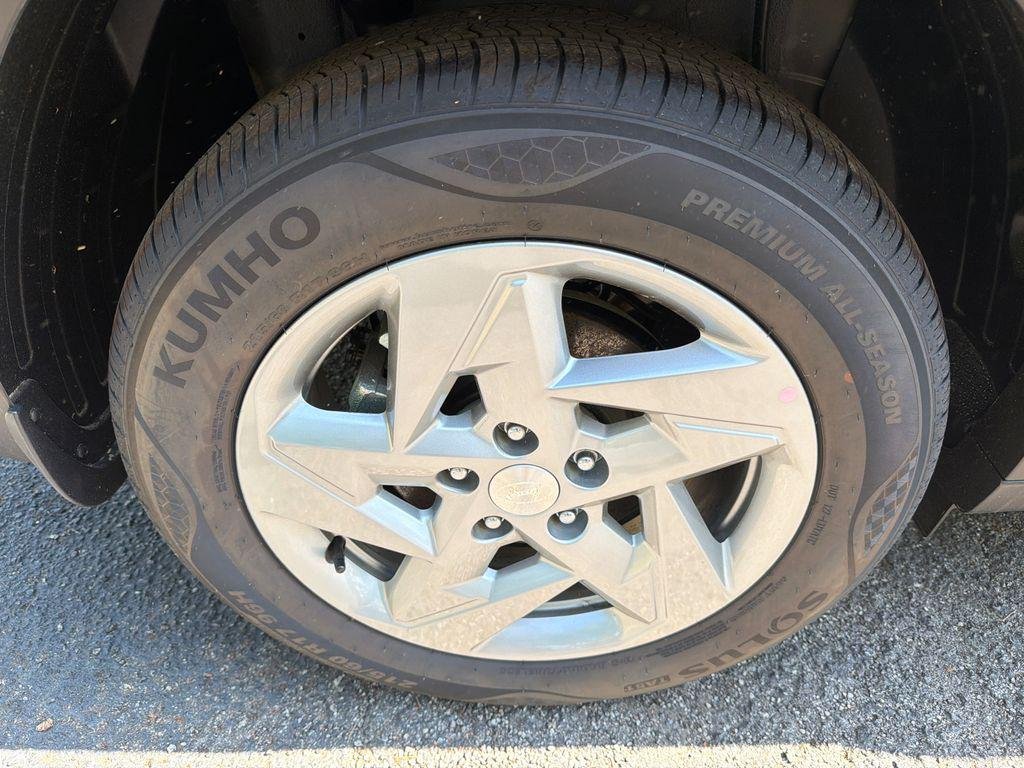 New 2026 Gray Hyundai SE FWD image 17