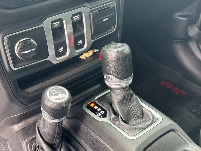 Used 2018 Black Jeep Sport S image 27