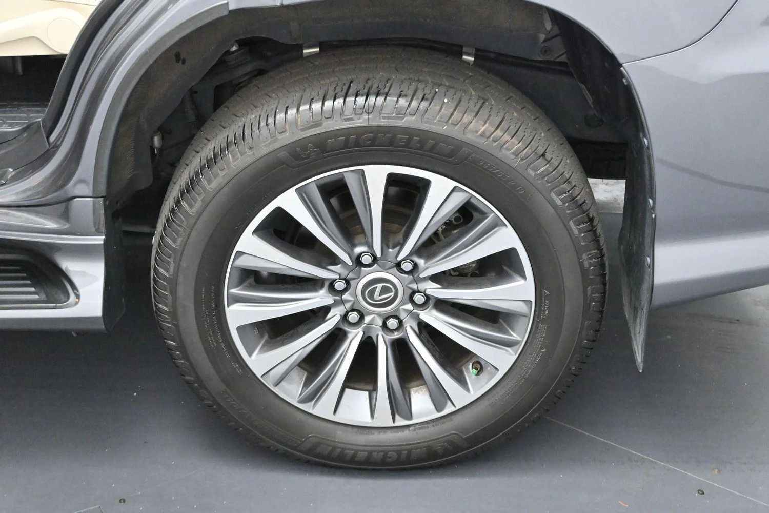 Used 2023 Nebula Gray Pearl Lexus GX 460 Luxury image 32