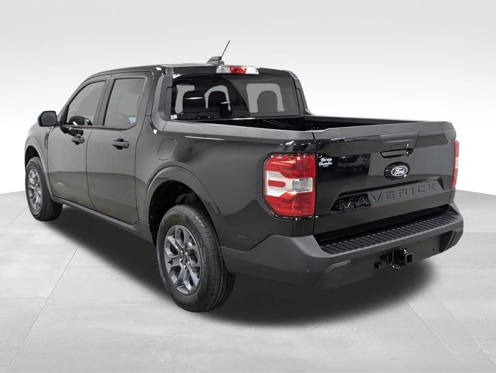 New 2026 Shadow Black Ford XLT image 22