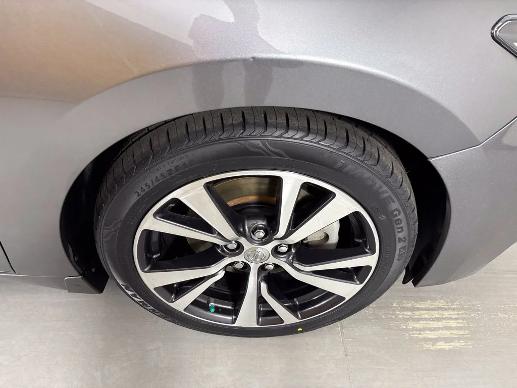 Used 2016 Gray Nissan Platinum image 10