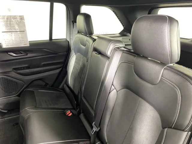 Used 2024 Black Jeep Altitude X image 31