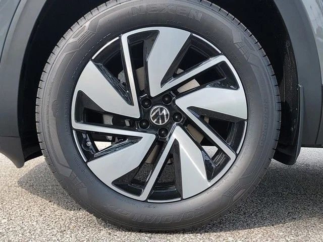 2026 Volkswagen Atlas SE w/Tech - Photo 11