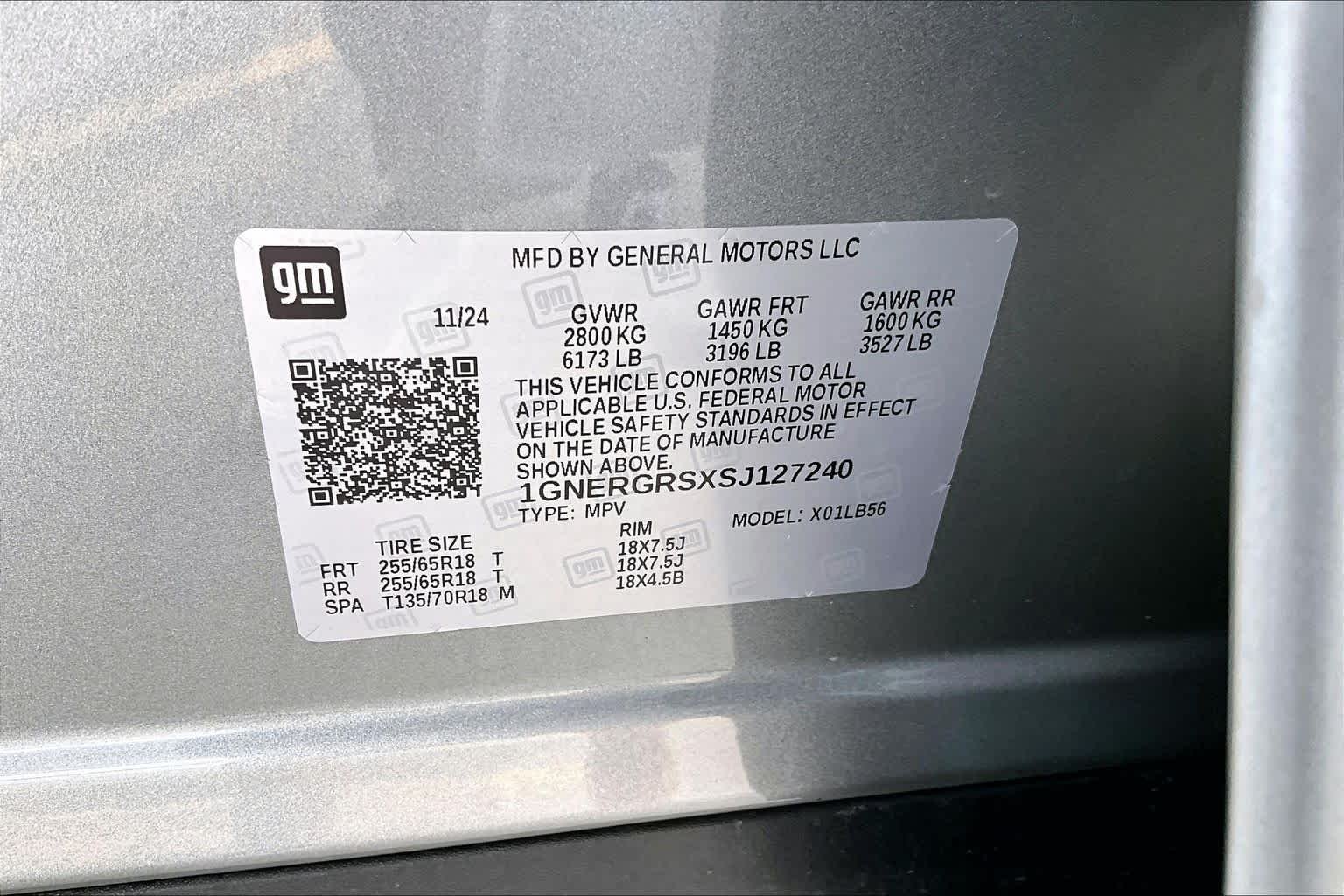 Used 2025 Sterling Gray Metallic Chevrolet FWD LT image 34