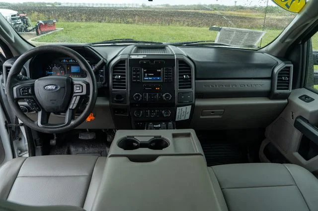 Used 2018 White Ford XL image 14