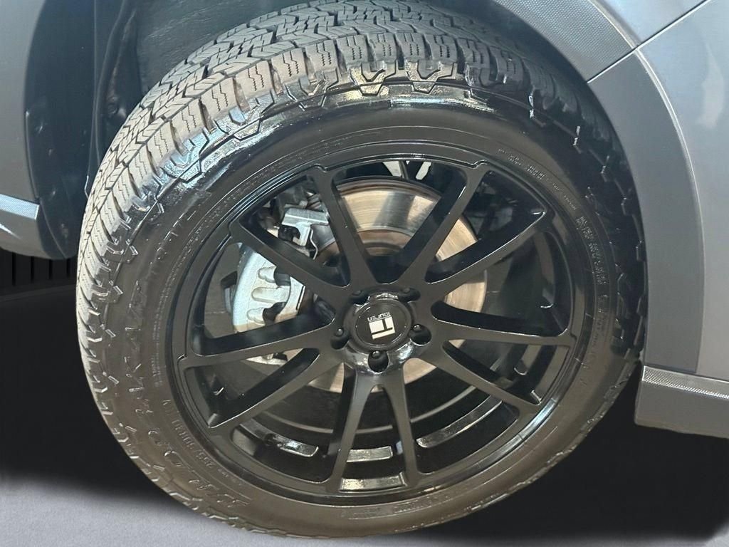 Used 2019 Gray Subaru Base image 21