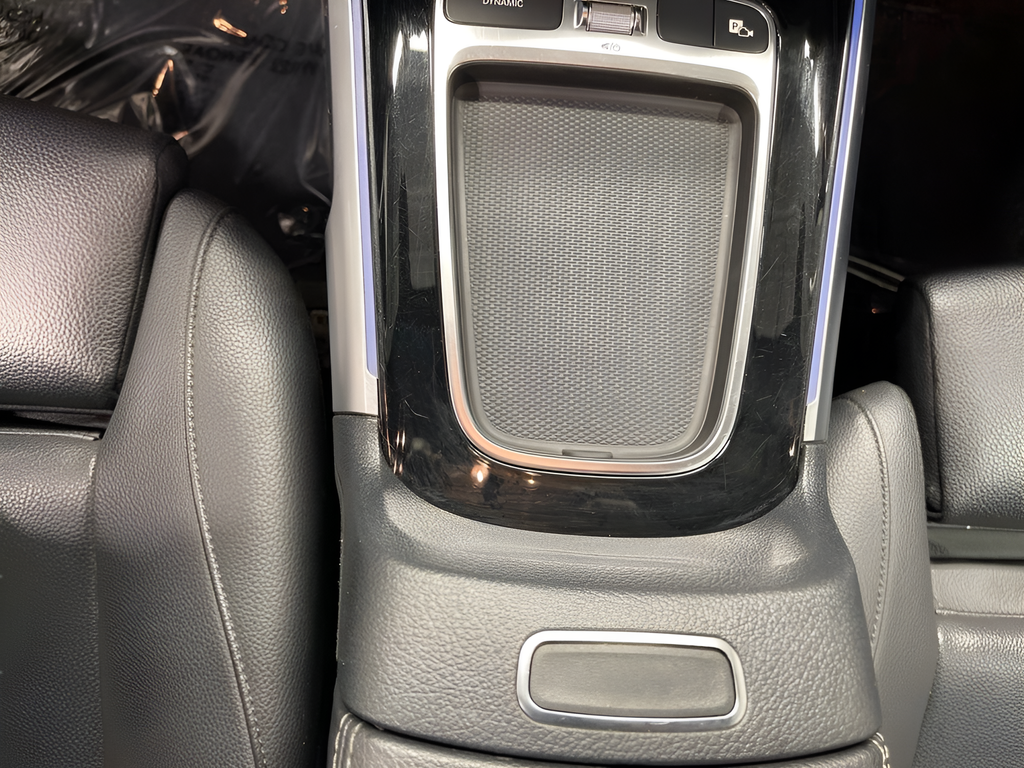 Used 2025  Mercedes-Benz GLB 250 4MATIC® image 14