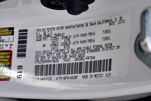 Used 2022 White Toyota SR5 image 29