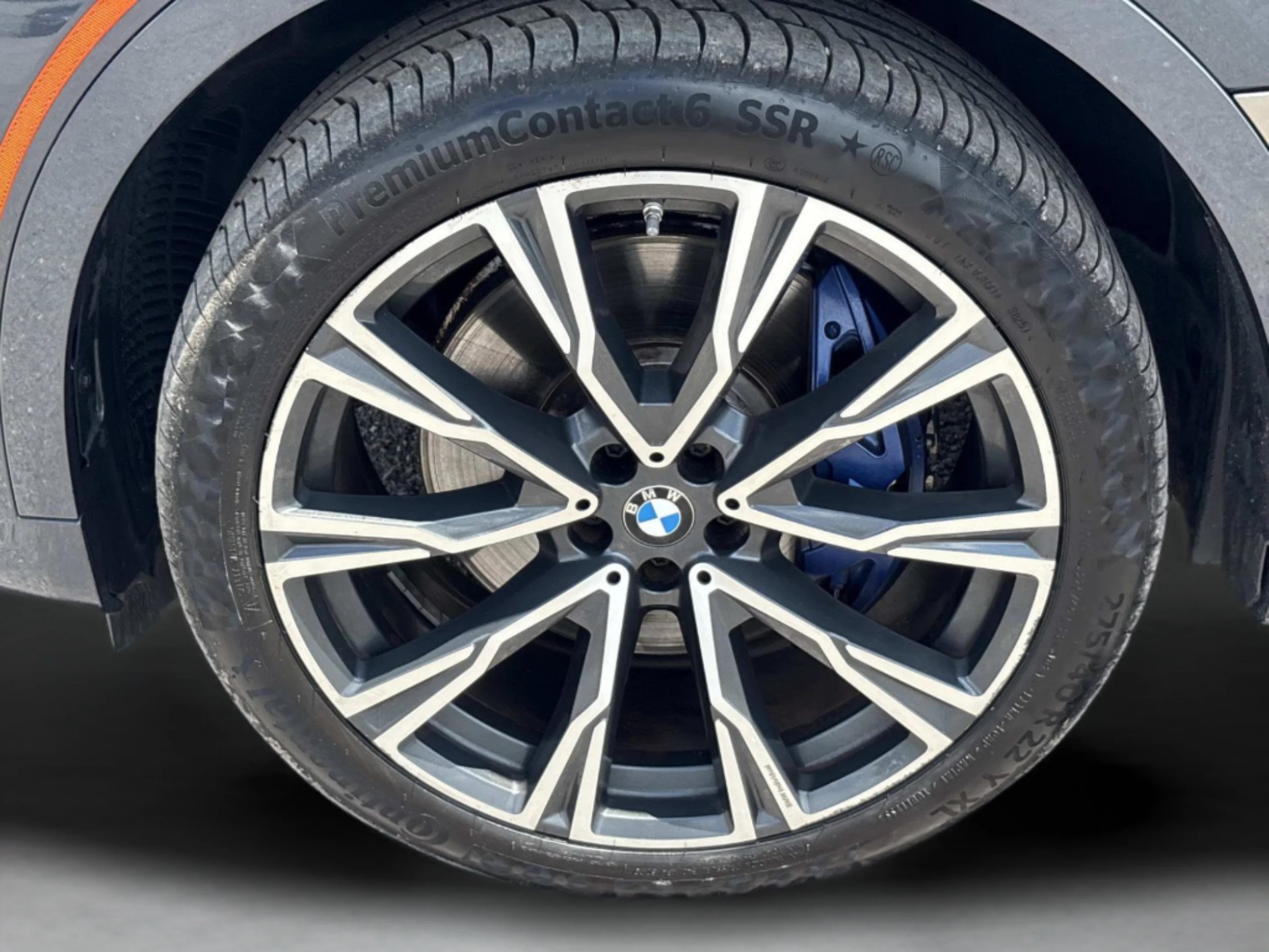 Used 2022 Arctic Grey Metallic BMW M50i image 36