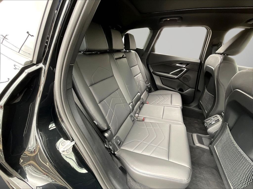 Used 2023 Black BMW xDrive28i image 27