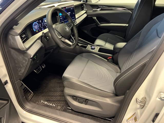 New 2026 White Volkswagen 2.0T SE R-Line Black image 7