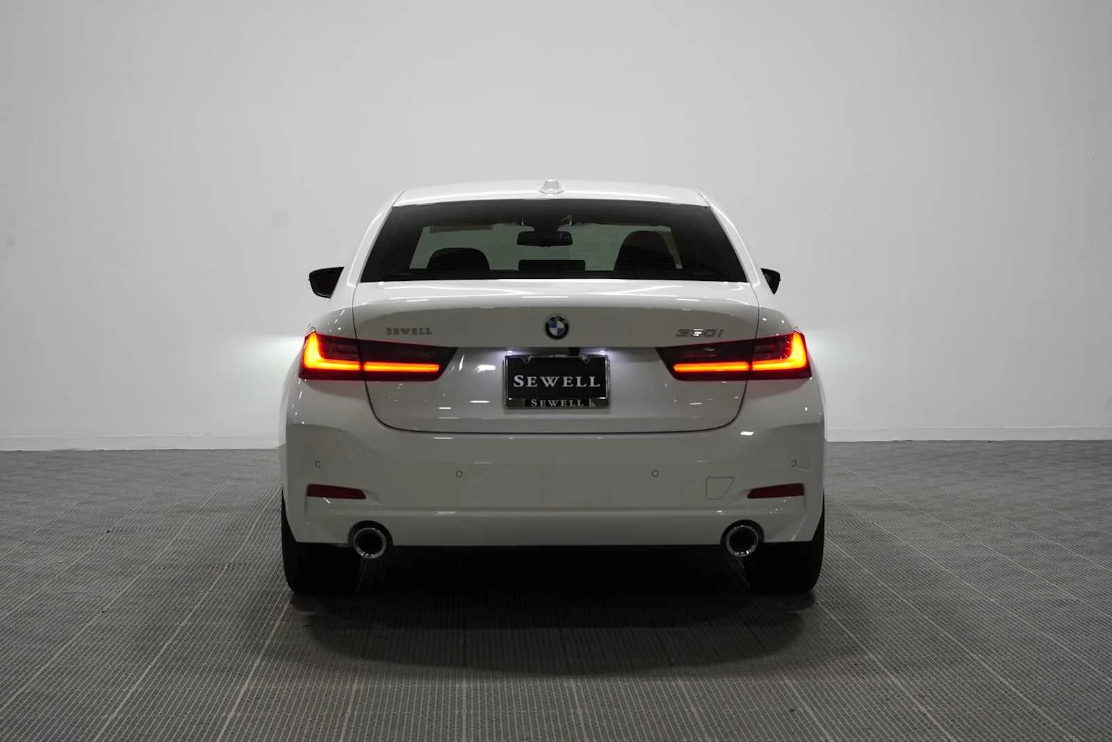 New 2026 Alpine White BMW 330i image 5