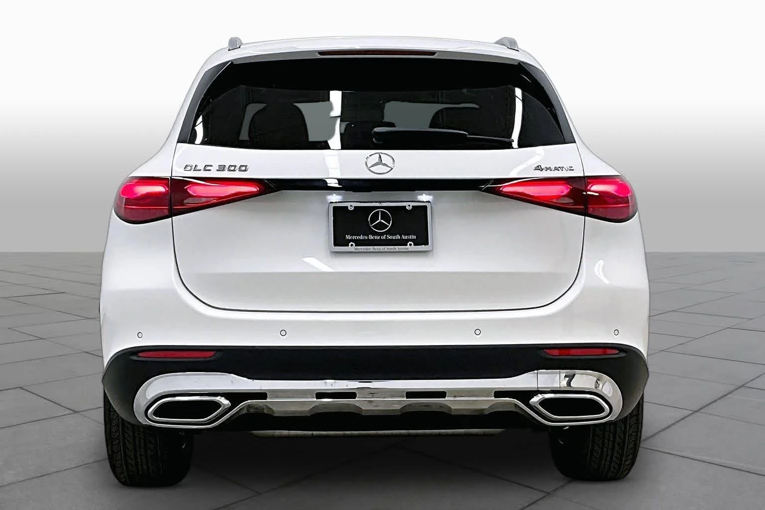 New 2026 Polar White Mercedes-Benz GLC 300 image 4