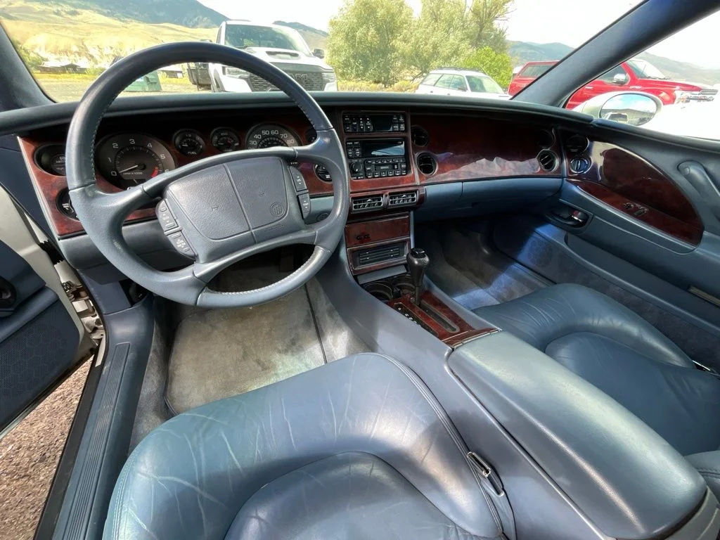 Used 1996  Buick Base image 9
