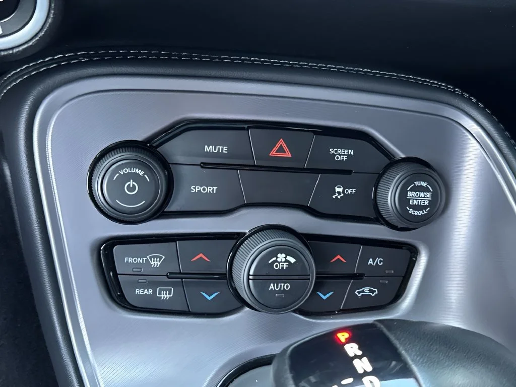 Used 2023 Gray Dodge SXT image 18