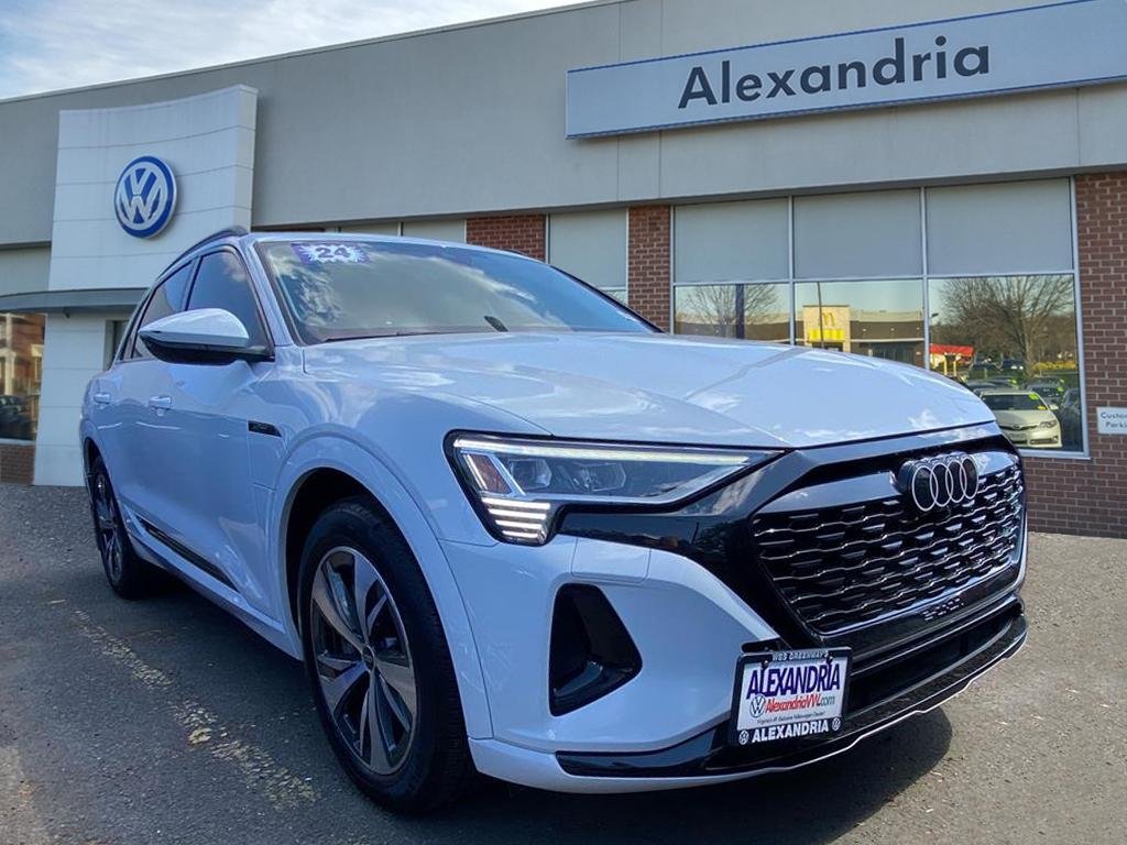 2024 Audi Q8 e-tron 55 114 kWh Premium quattro's photo