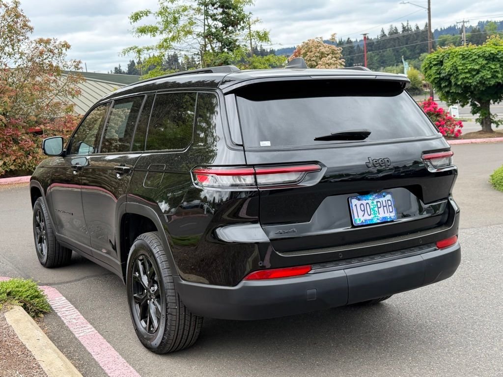 Used 2025 Black Jeep Altitude X image 5