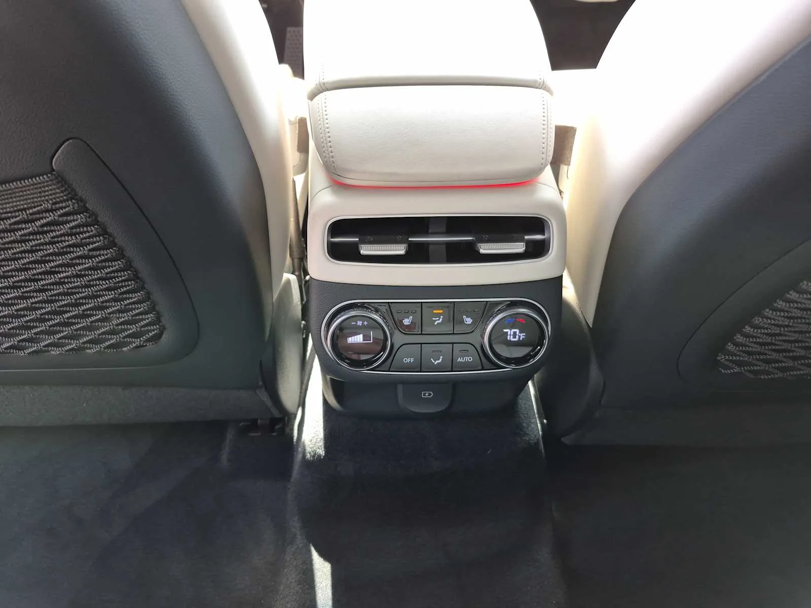 2025 GENESIS GV70 Advanced - Photo 20