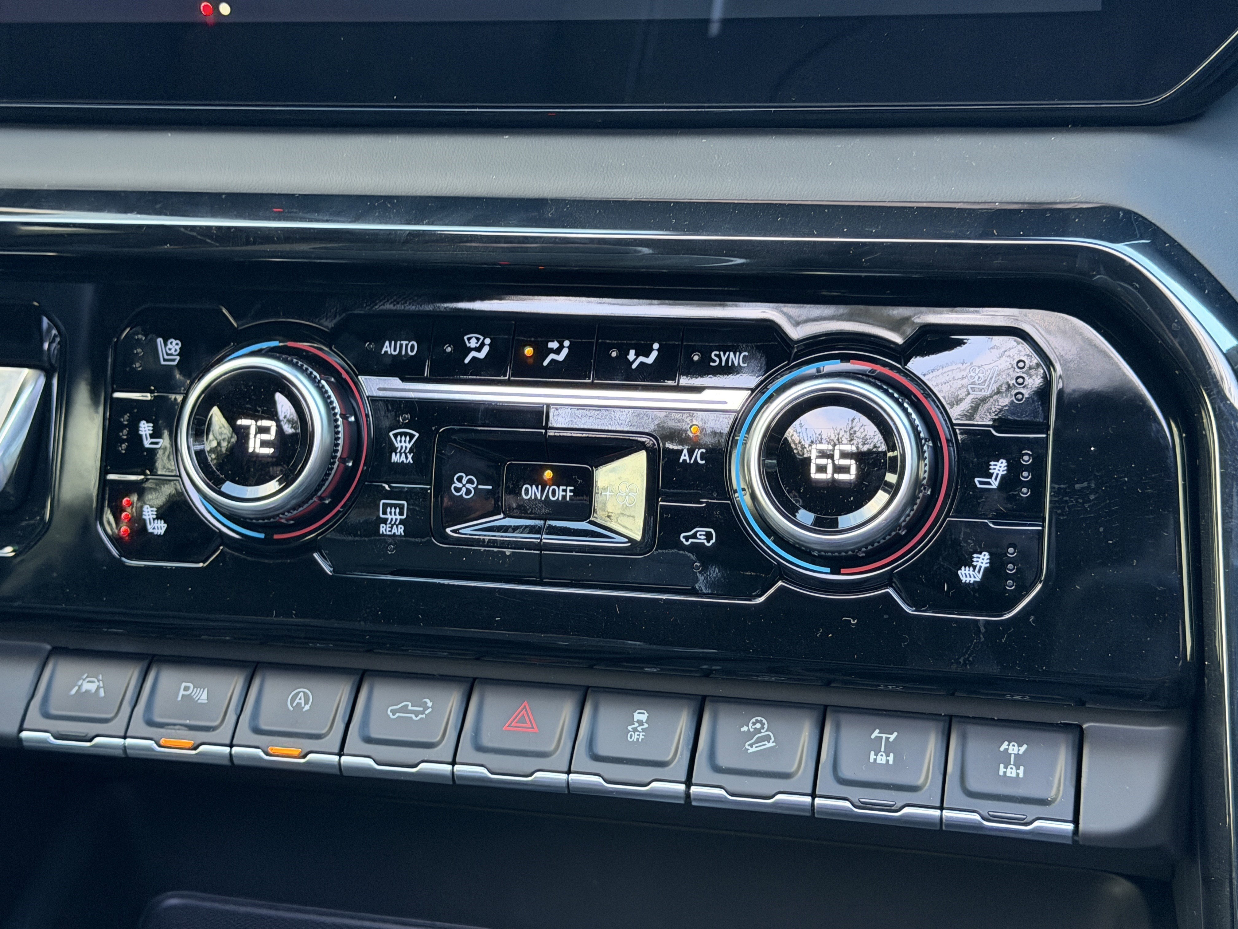 2026 GMC Sierra 1500 AT4X - Photo 24