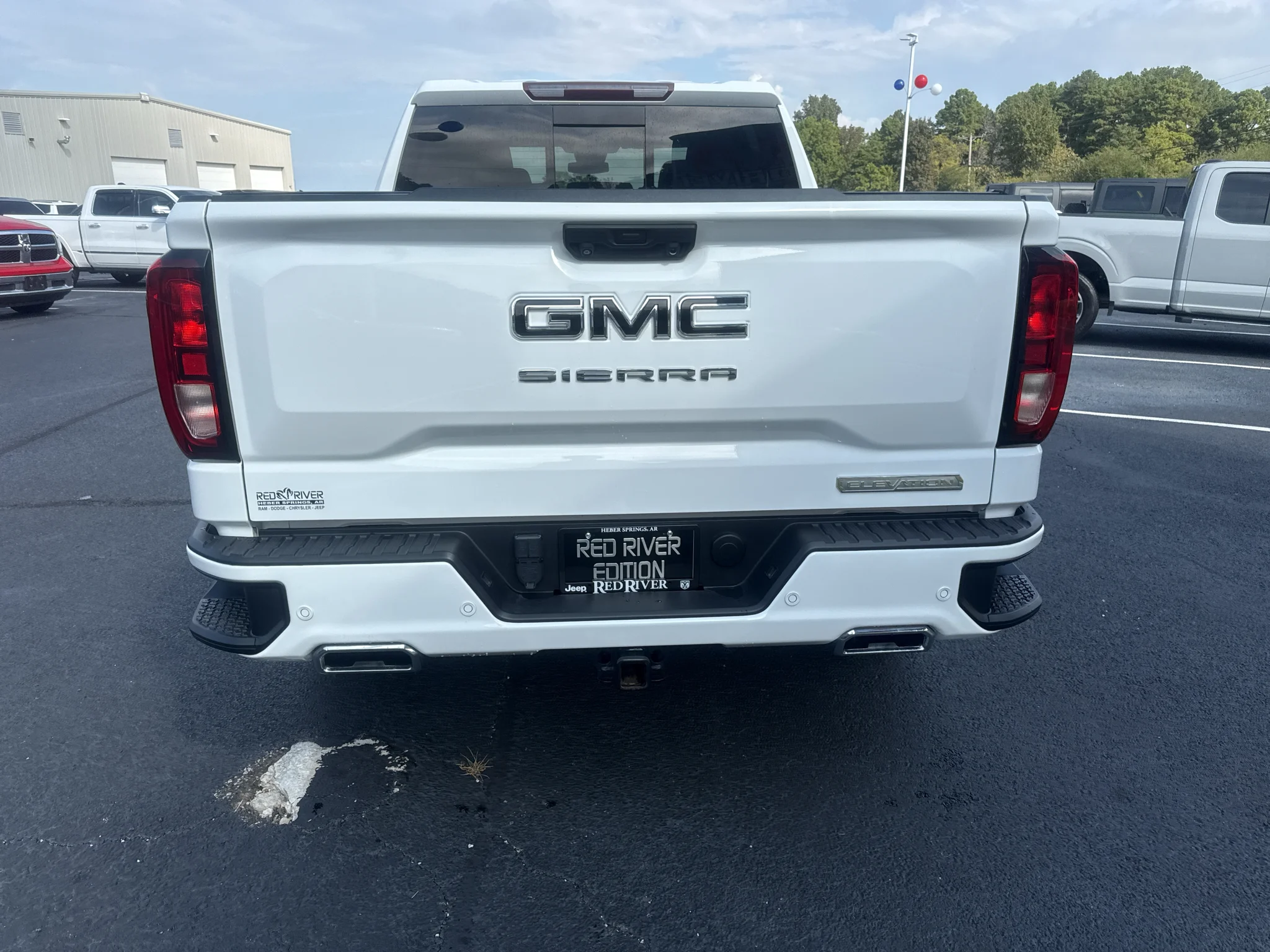 Used 2024 Summit White GMC Elevation image 6