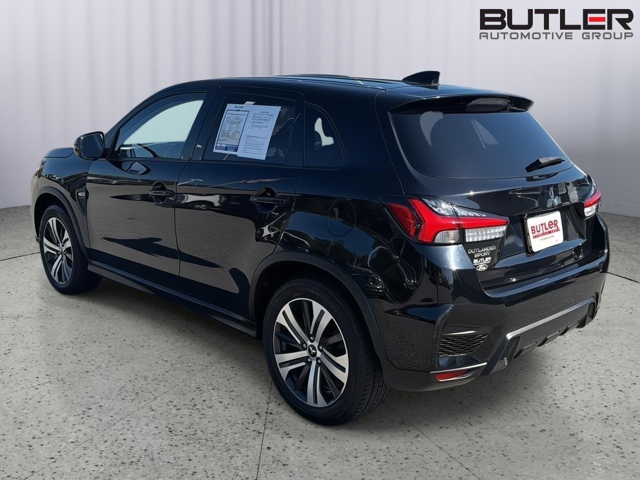Used 2021 Labrador Black Metallic Mitsubishi ES image 4