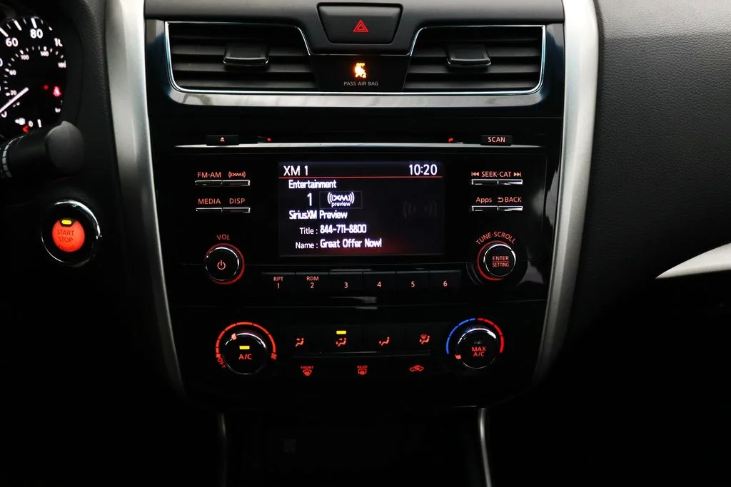 Used 2015 Black Nissan 2.5 S image 24