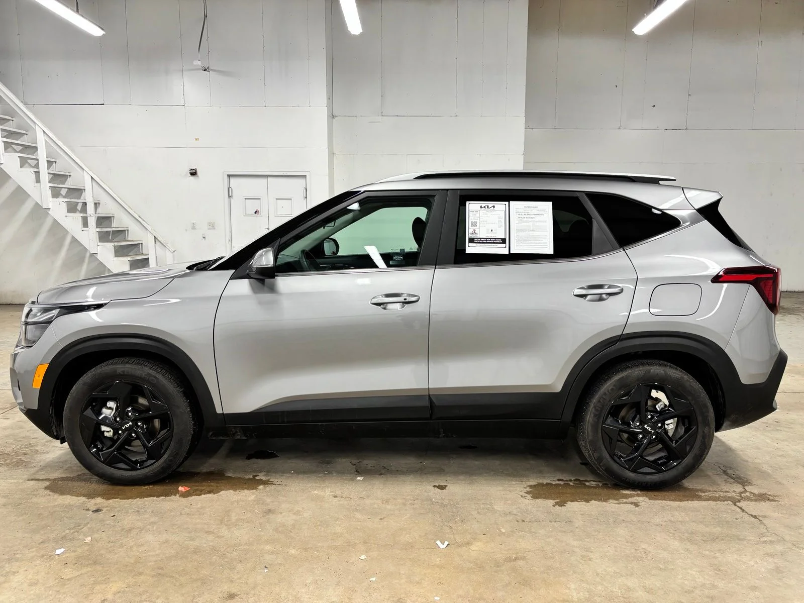 Used 2026 Gray Kia EX image 4
