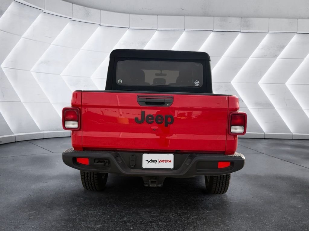 Used 2023 Red Jeep Sport S image 3