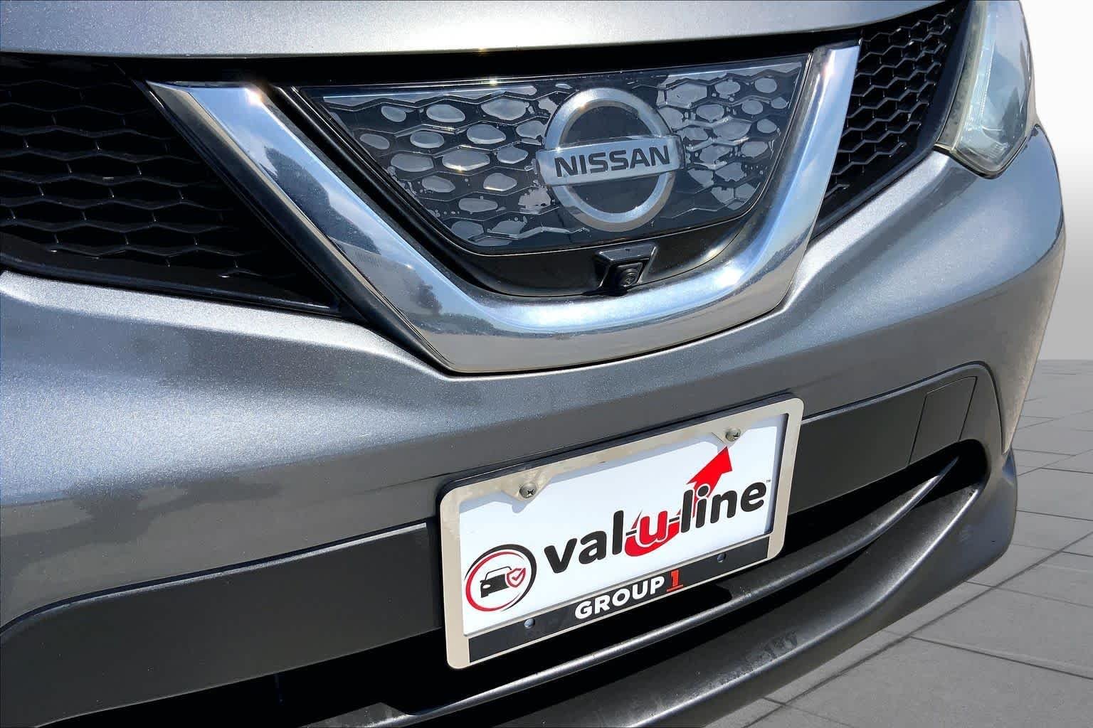 Used 2018 Gun Metallic Nissan SL image 29