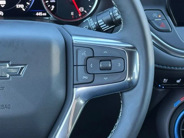 Used 2025 Gray Chevrolet RS image 28