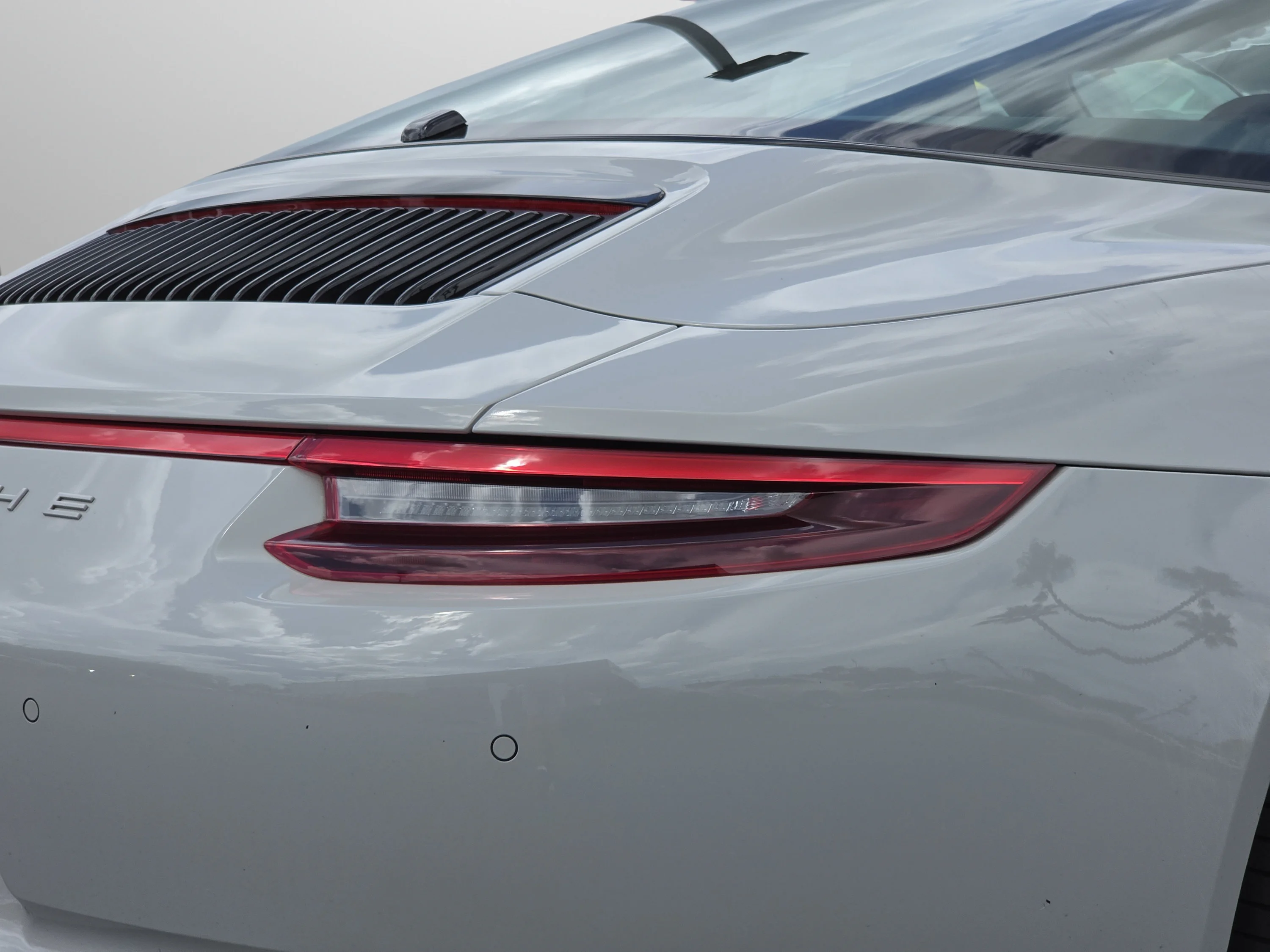 Used 2018 Chalk Porsche 4S image 13