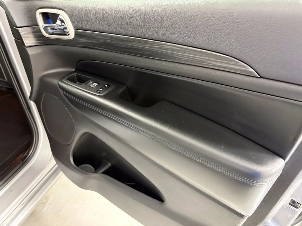 Used 2021 Silver Jeep Laredo X image 40