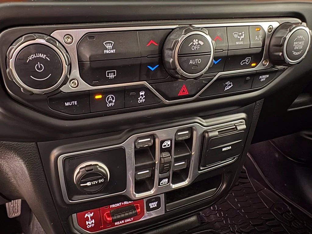 Used 2018 Gray Jeep Unlimited Rubicon image 40