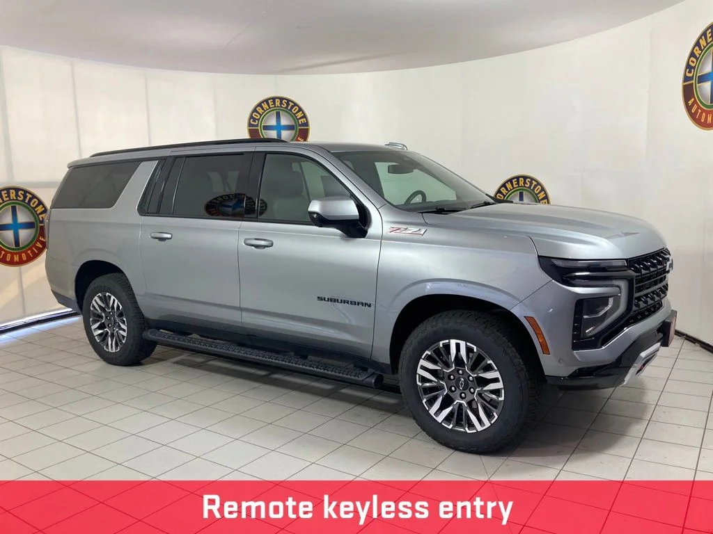 Used 2025 Gray Chevrolet Z71 image 21