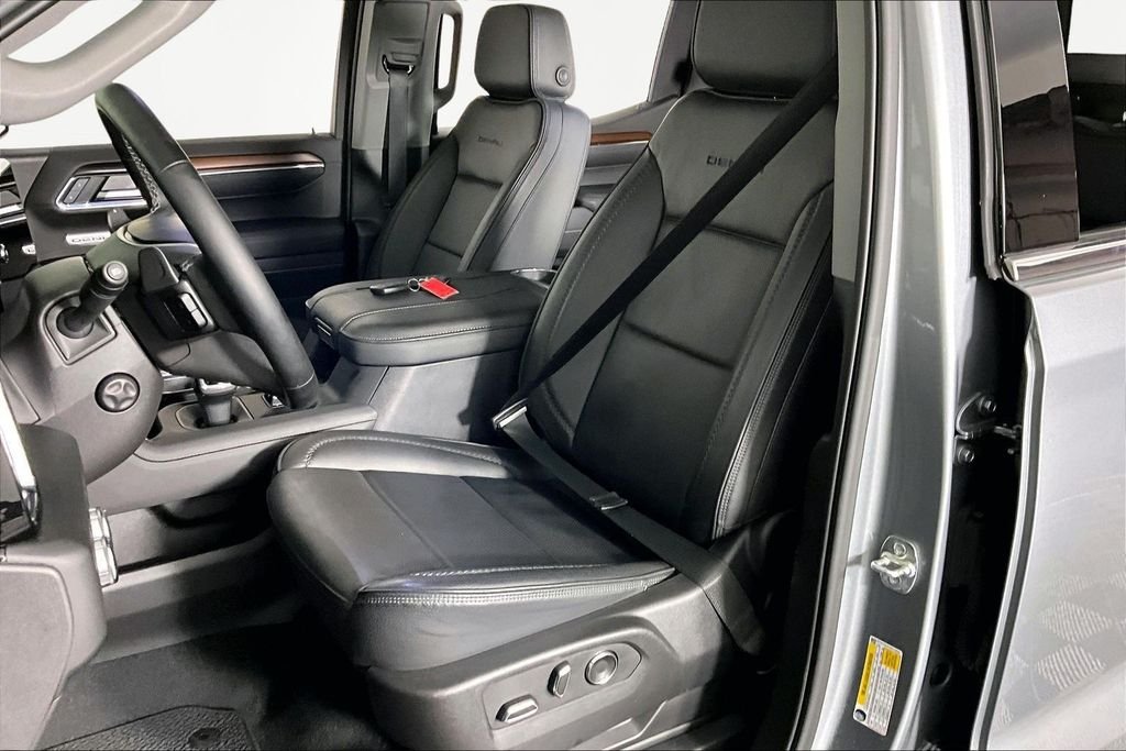 Used 2025 Silver GMC Denali image 21
