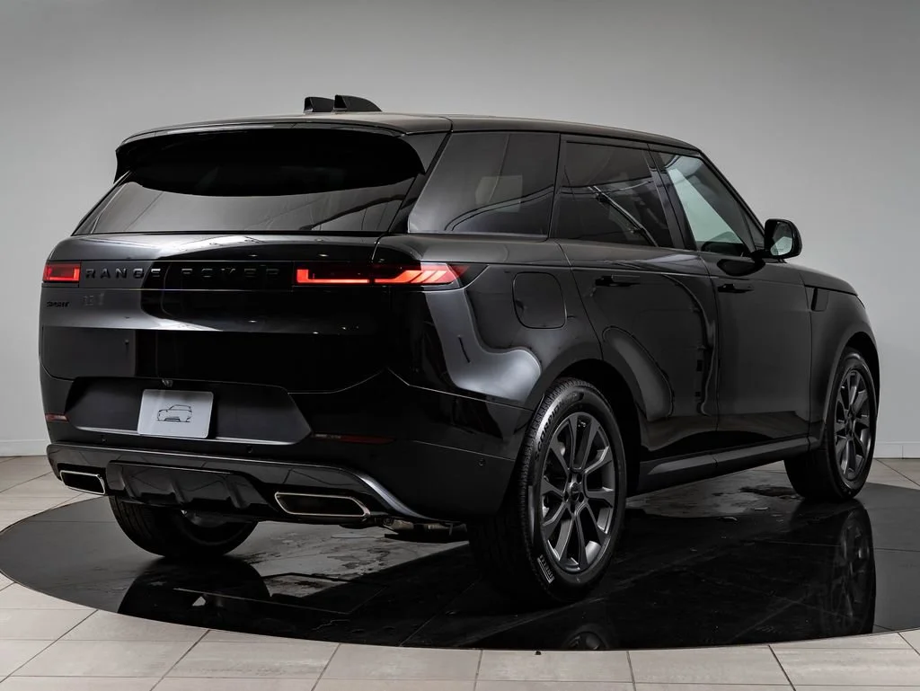 New 2026 Santorini Black Land Rover SE image 10