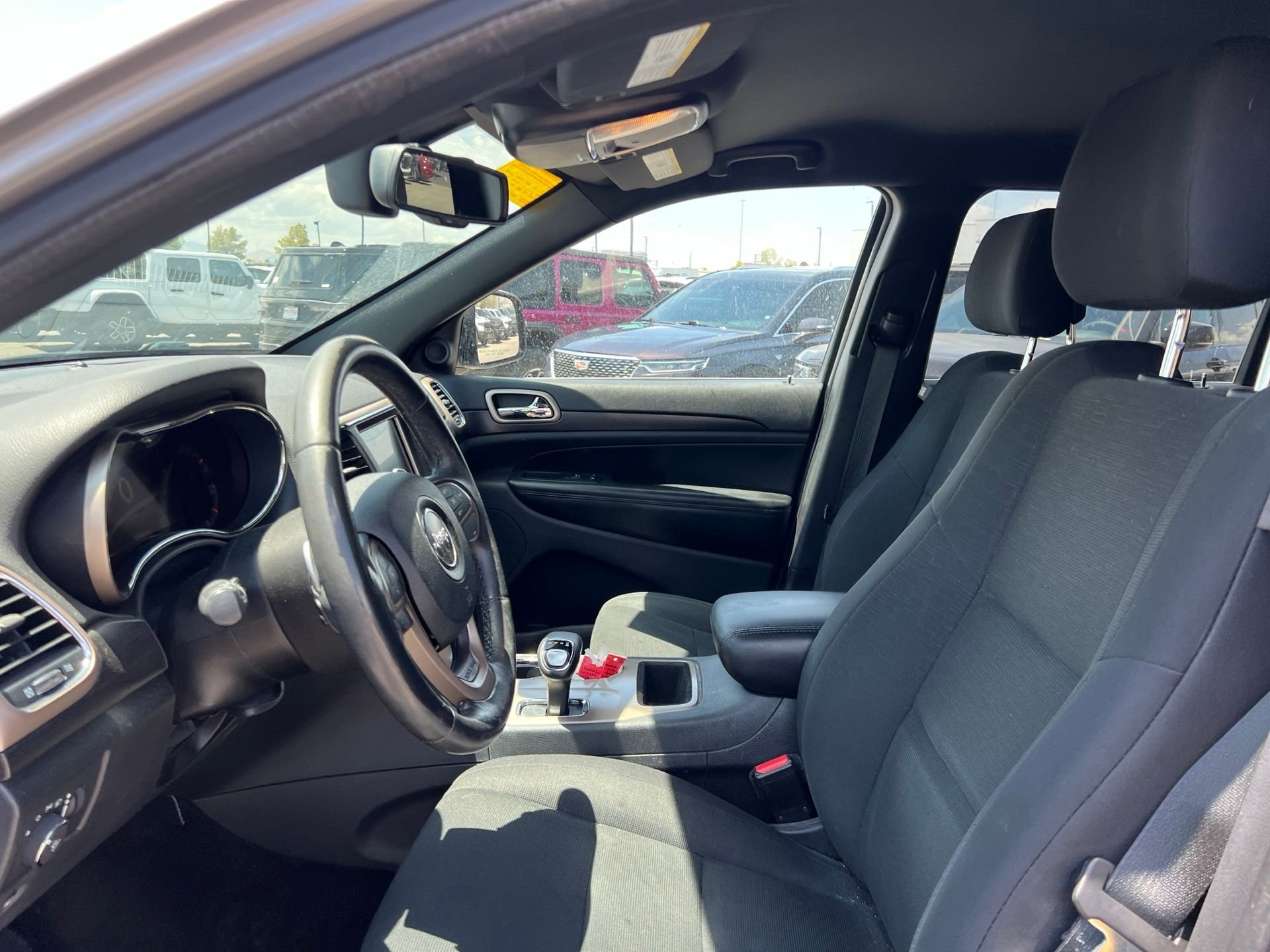 Used 2015 Silver Jeep Laredo image 25