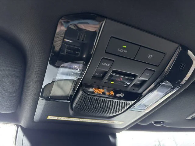 Used 2024  Lexus 550 Overtrail+ image 44