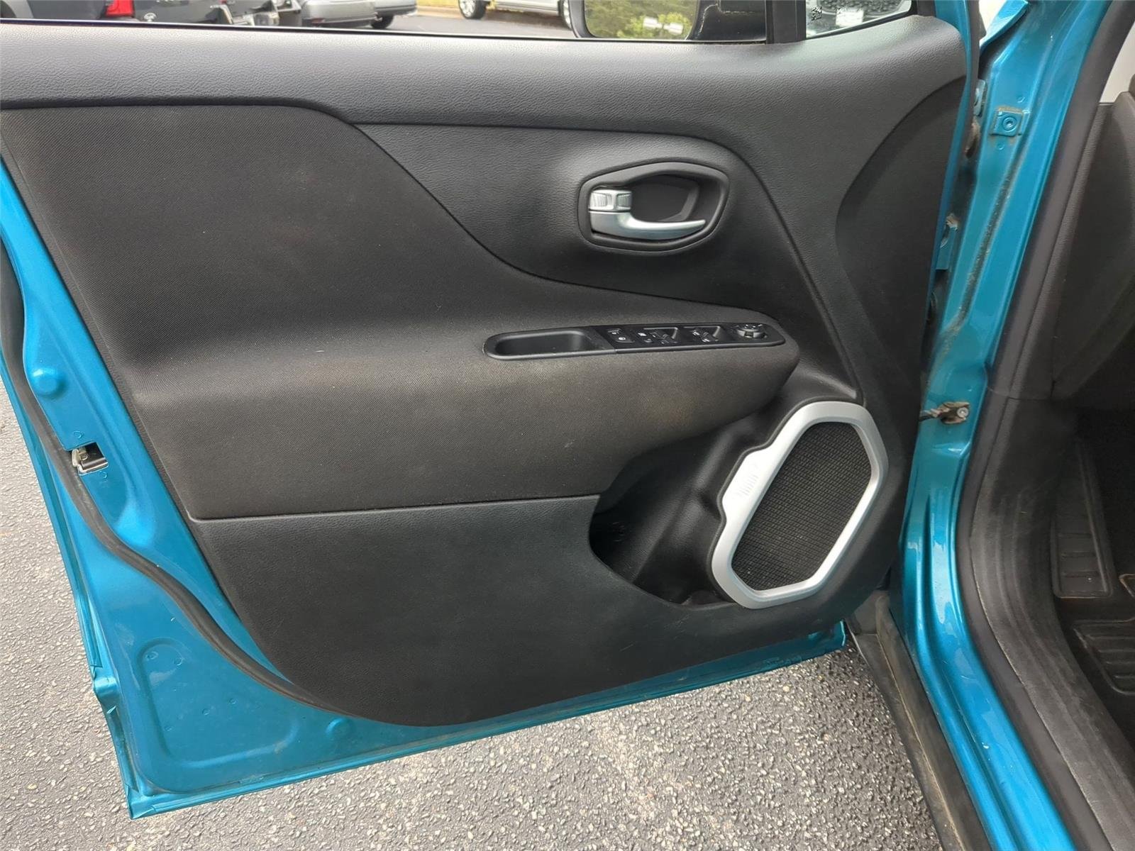 Used 2021 Bikini Metallic Clearcoat Jeep Sport image 15