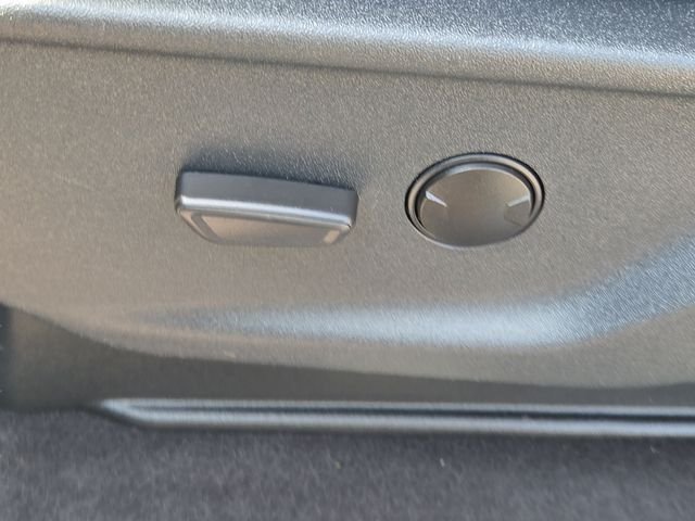 Used 2025 Black Metallic Ford XLT image 13