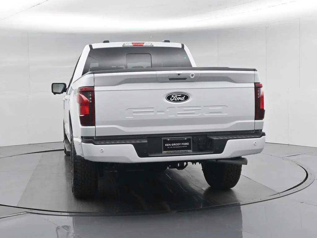 New 2026 Oxford White Ford XLT image 31